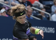 开云体育中国官网-戴维斯杯险胜美网，西西帕斯高光表现的简单介绍