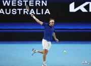 开云体育-澳网鏖战联合杯，西西帕斯统治全场