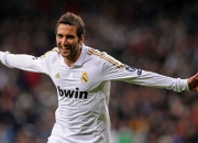 开云APP-F1新赛季揭幕战与NBA森林狼绝杀鹈鹕，体育之夜的激情交响