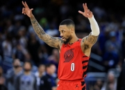 开云体育官网-关于太阳横扫魔术，利拉德高光表现的信息