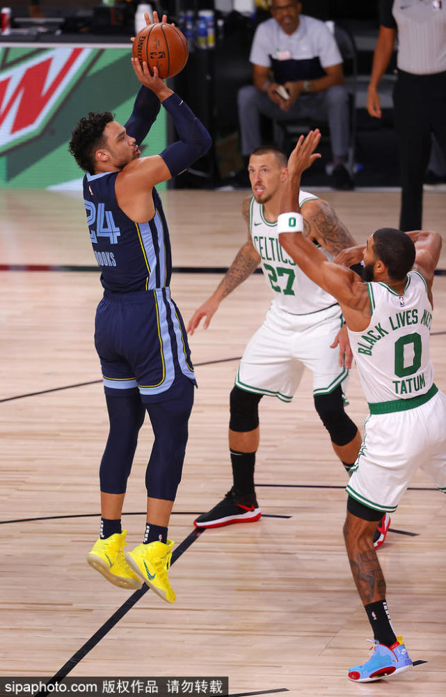 包含灰熊绝杀凯尔特人，易建联带队取胜的词条