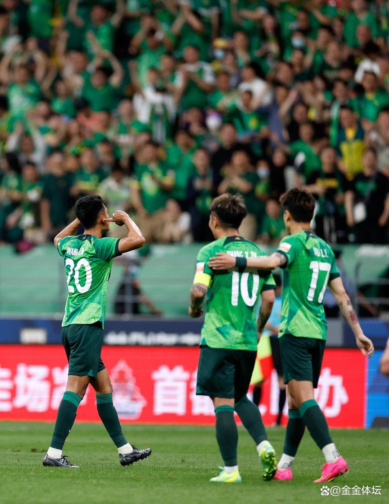 包含国安后防稳固：防线整体表现出色，全力保护球门的词条