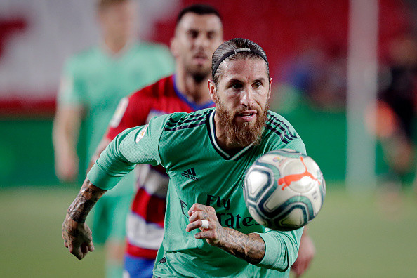 包含格拉纳达客场逆袭，前锋救主临门一脚的词条