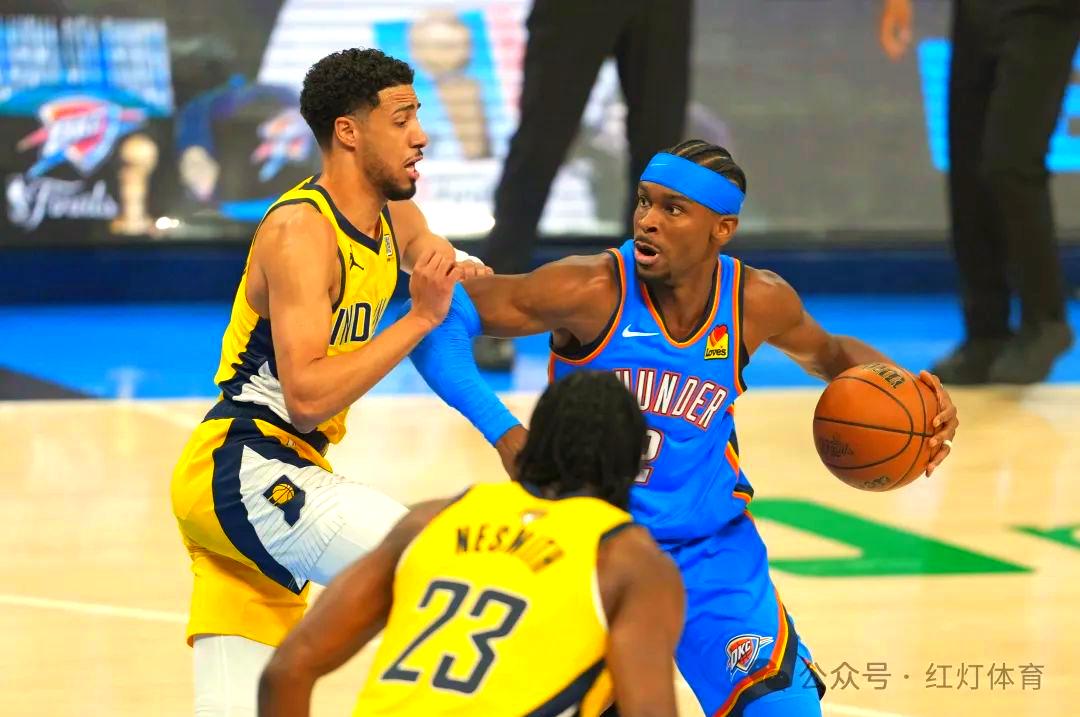 包含球星之间的巅峰对决，谁能笑到最后？的词条