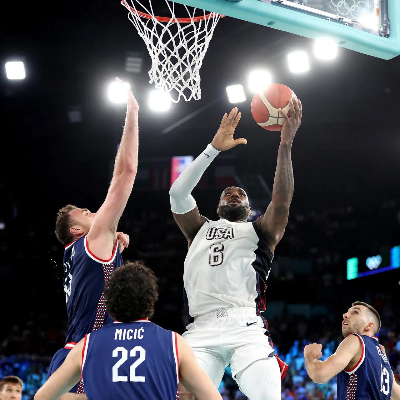 美国男篮斩获国际比赛冠军