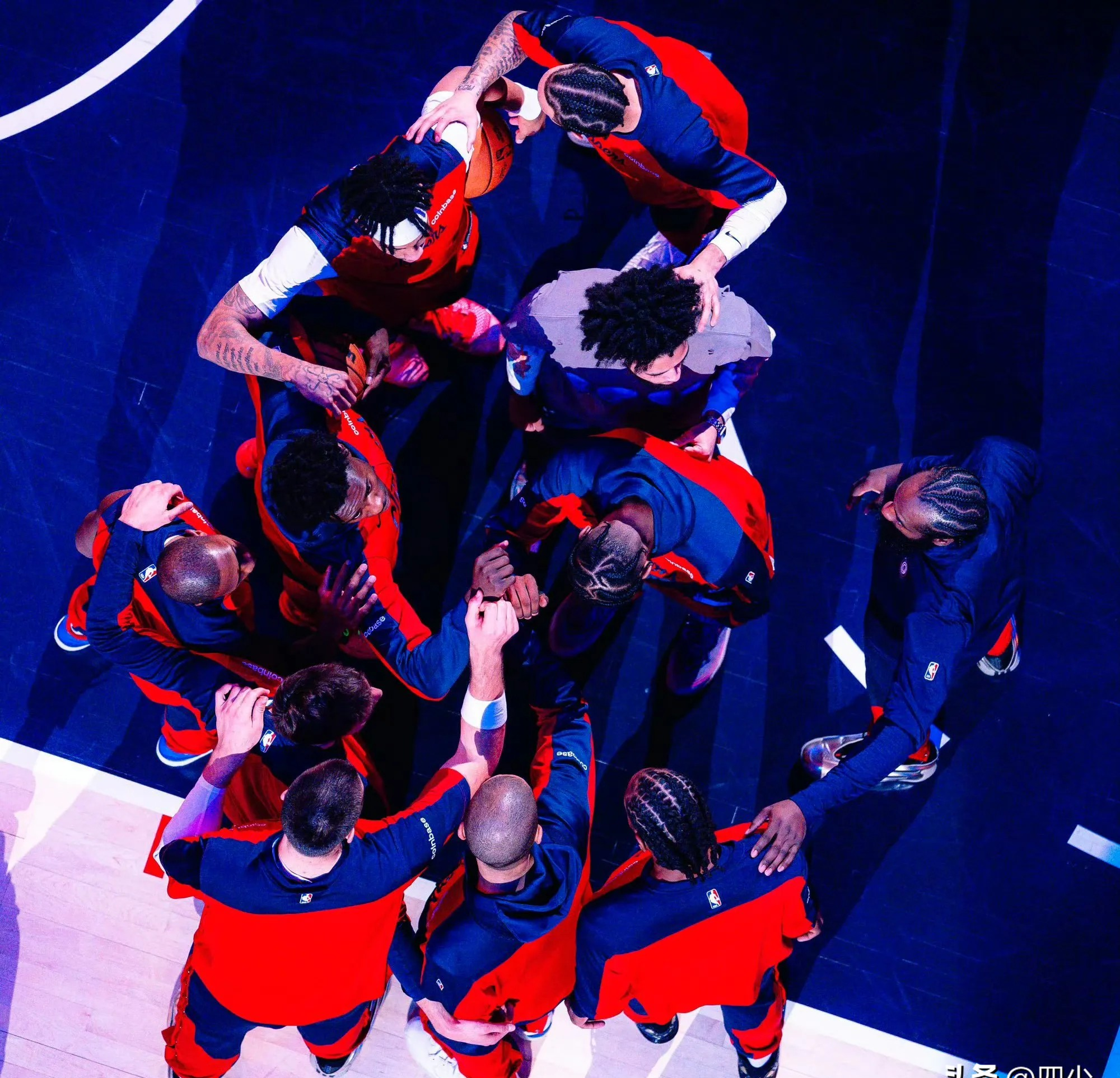 球员在全明星比赛中秀出绝技，吸引大批观众赞叹的简单介绍