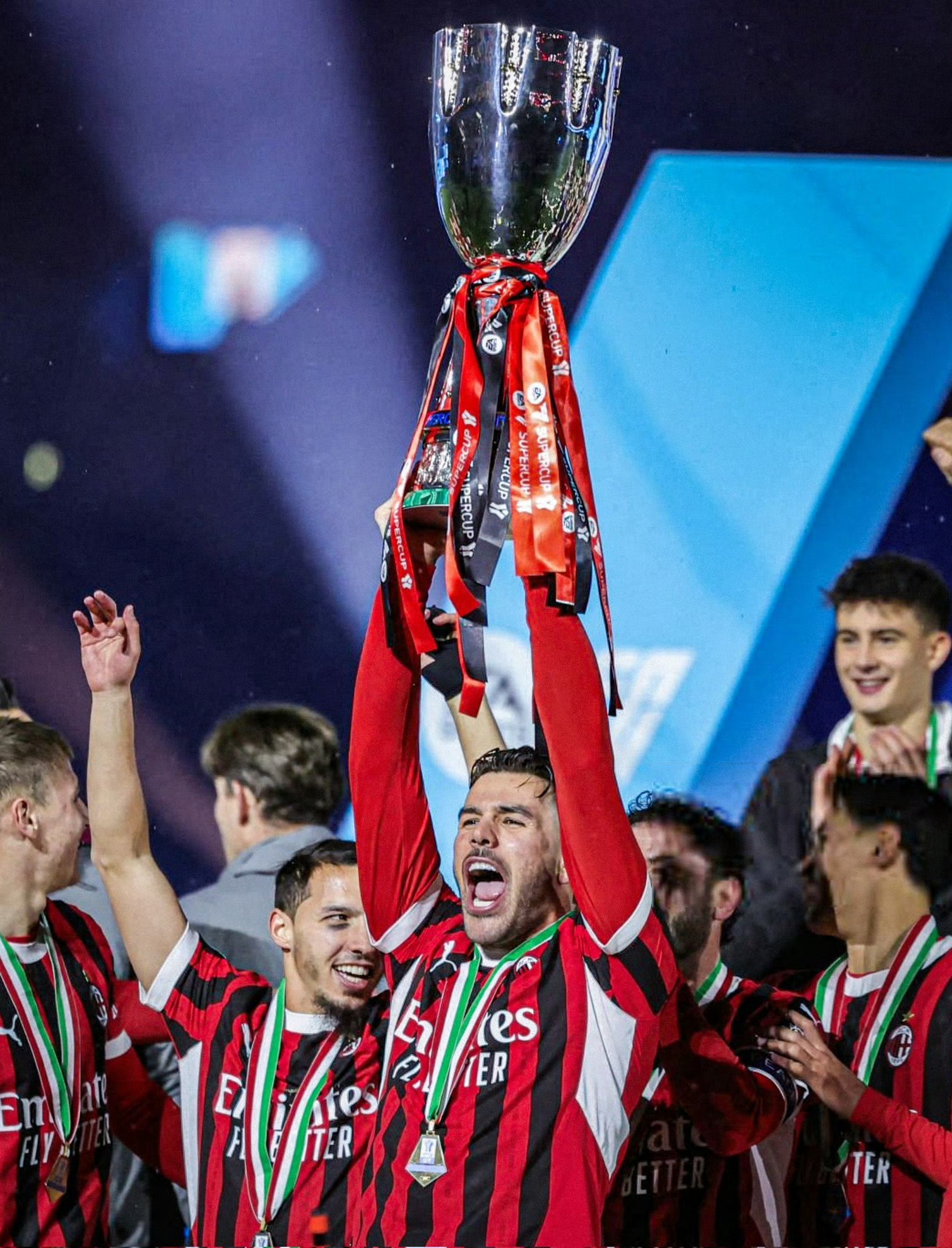 关于AC米兰队实现大逆转,成功追平对手比分的信息 关于AC米兰队实现大逆转,成功追平对手比分的信息