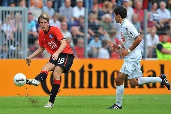 柏林赫塔门将状态回暖，成为球队关键人物的简单介绍