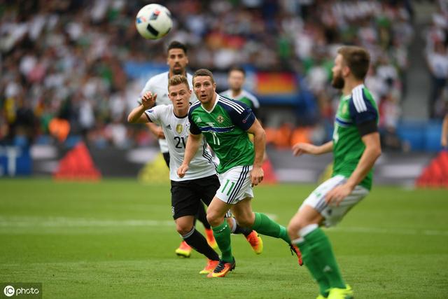 包含爱尔兰客场不敌阿尔巴尼亚，遭遇难堪失利的词条