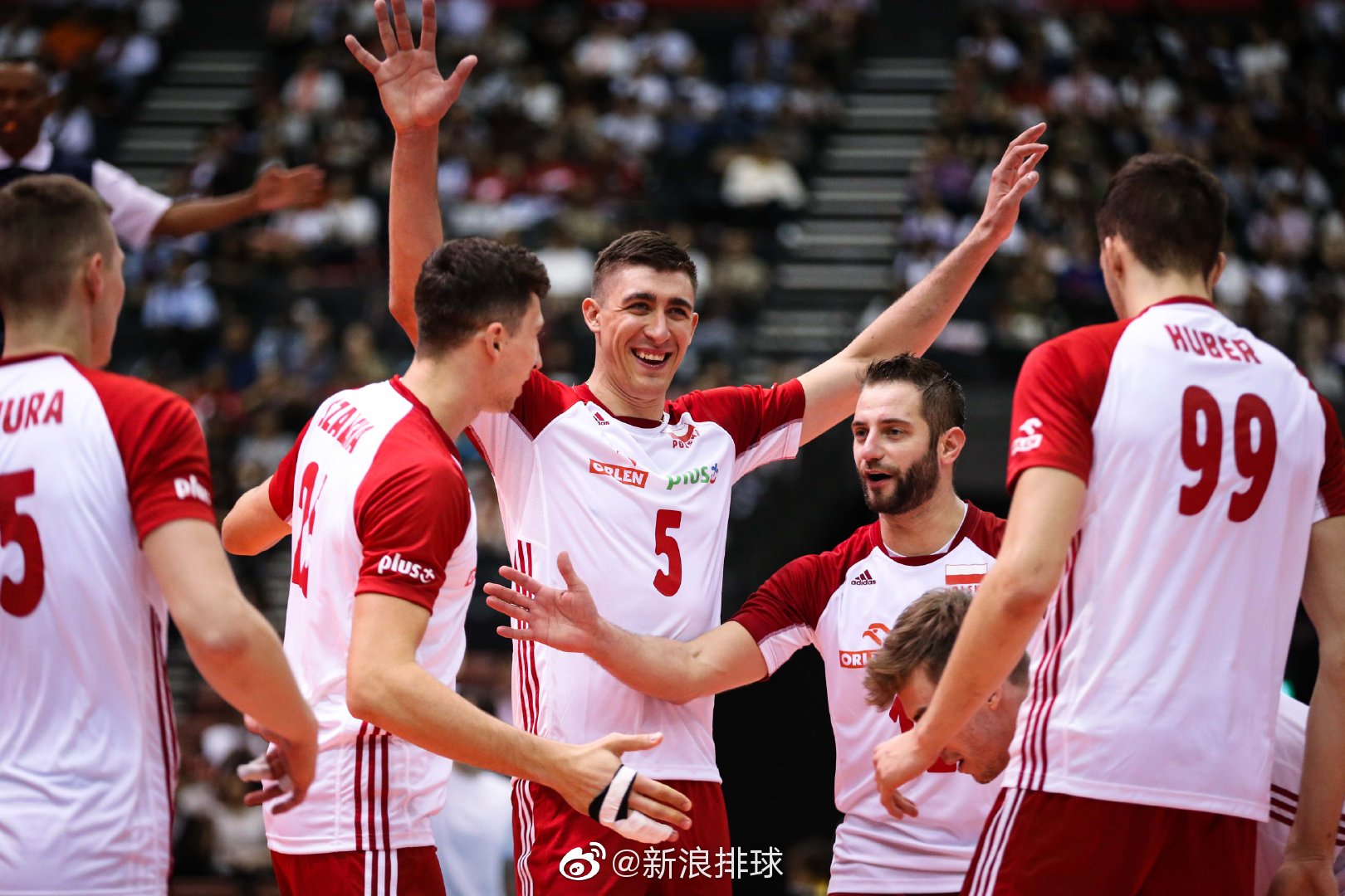 突尼斯排球女队全员发威，荣膺桂冠