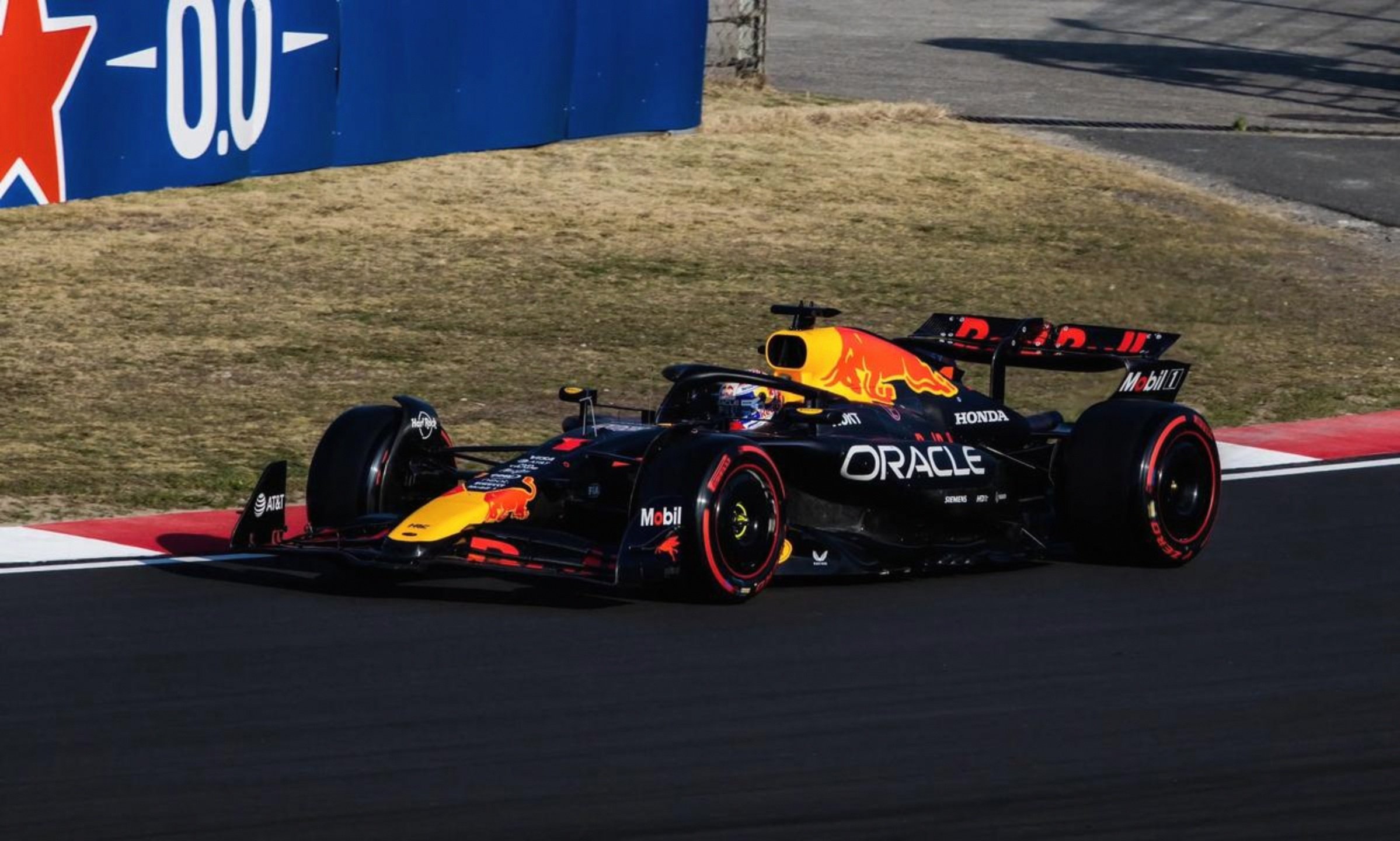 雷诺车队绝杀红牛车队,皮亚斯特里刷新纪录的简单介绍 雷诺车队绝杀红牛车队,皮亚斯特里刷新纪录的简单介绍