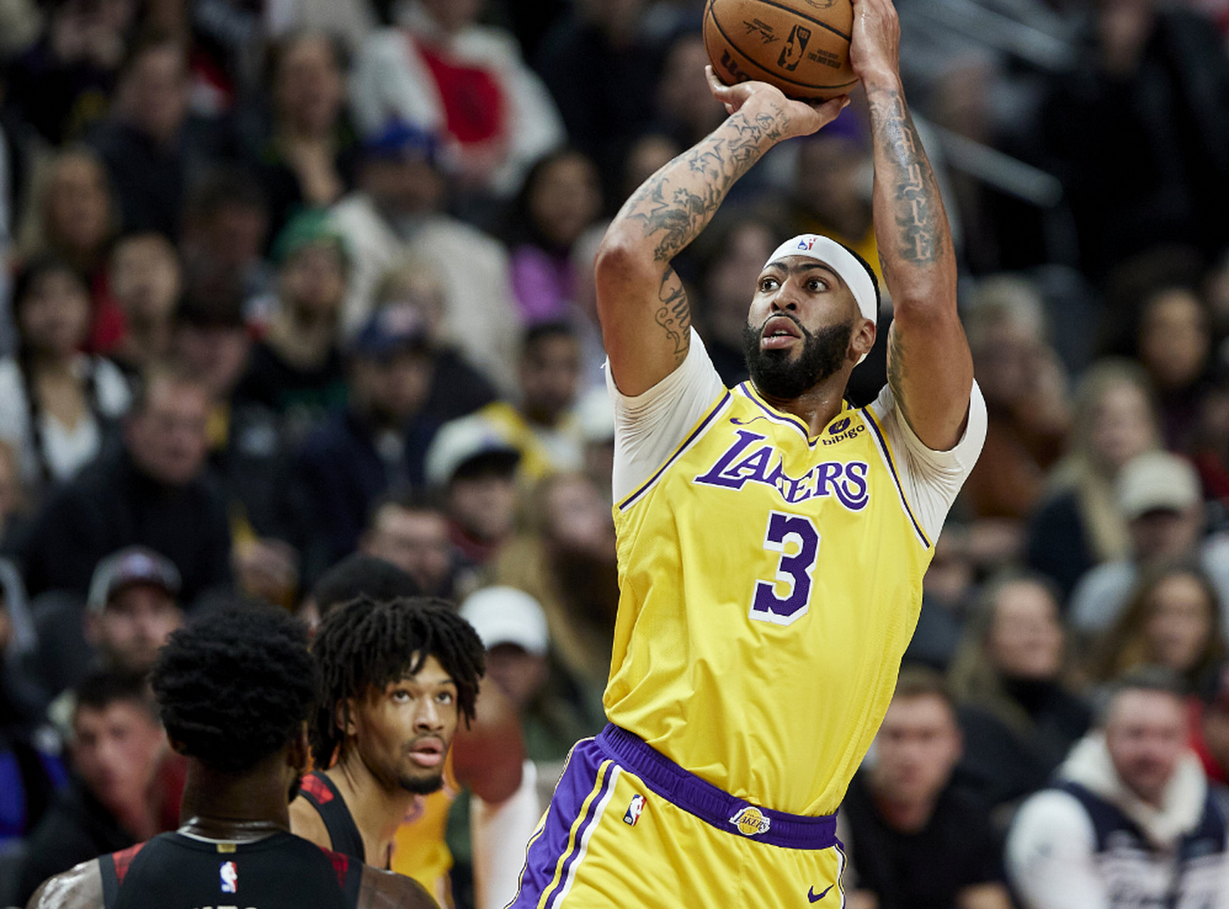 包含吉林队轻取江苏队，詹姆斯高光表现的词条