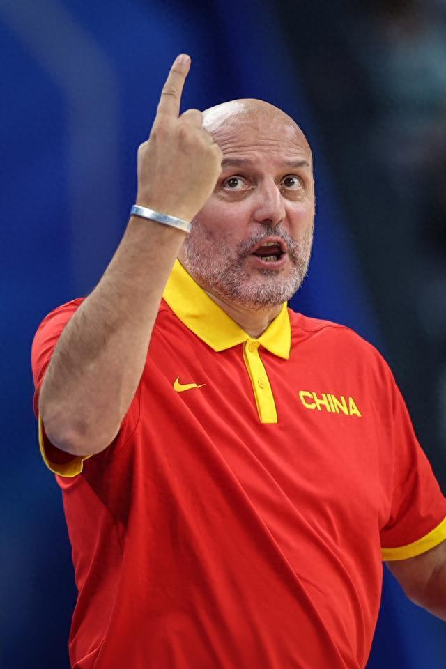 掘金横扫菲律宾男篮，凯尔·库兹马高光表现的简单介绍