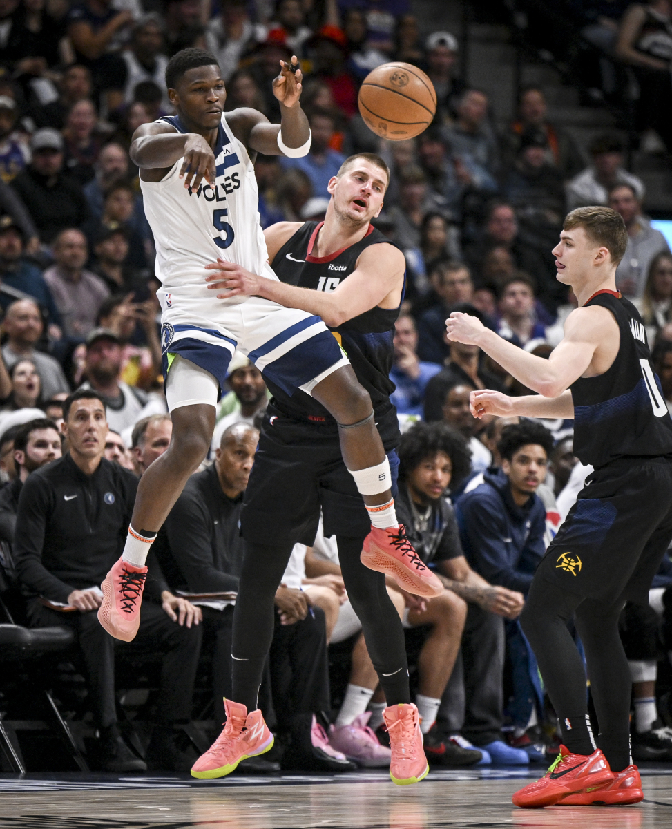 爵士鏖战塞尔维亚男篮，约基奇打破历史纪录