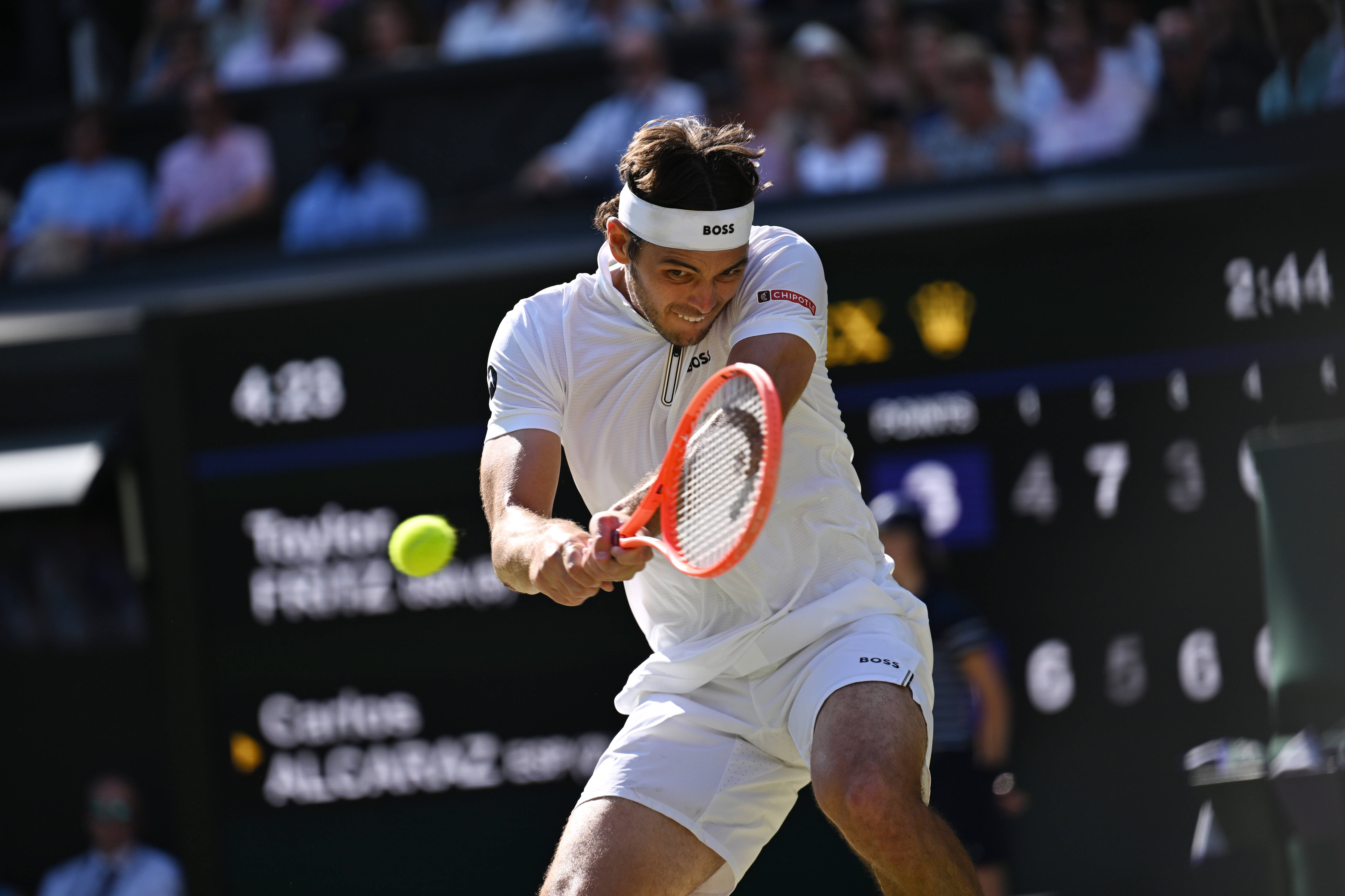 包含美国网球队险胜德国网球队，阿尔卡拉斯绝境逆转的词条