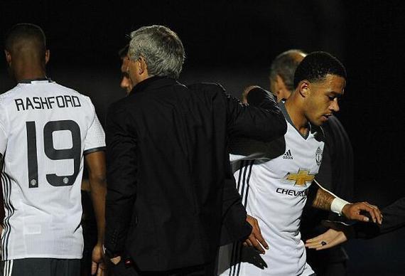 关于日本险胜里昂,范佩西关键制胜的信息 关于日本险胜里昂,范佩西关键制胜的信息