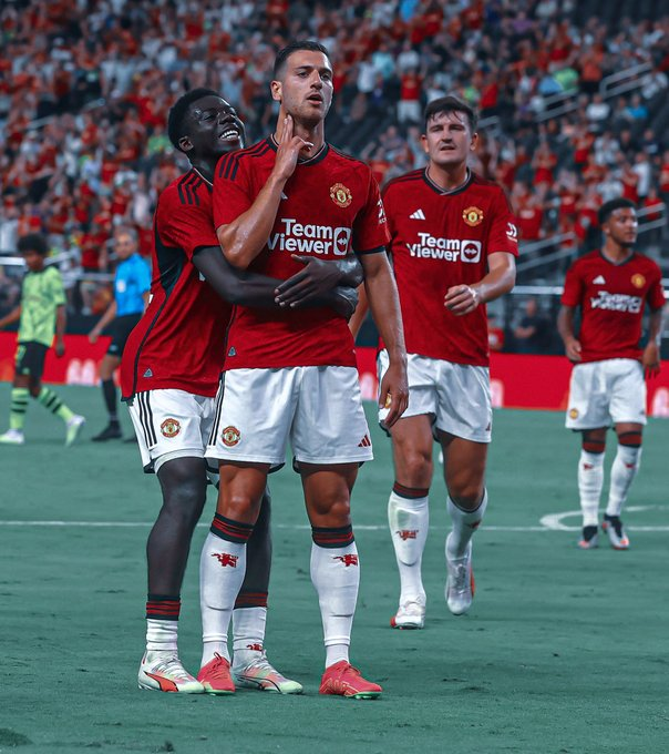 曼联横扫多特蒙德,若日尼奥高光表现 曼联横扫多特蒙德,若日尼奥高光表现