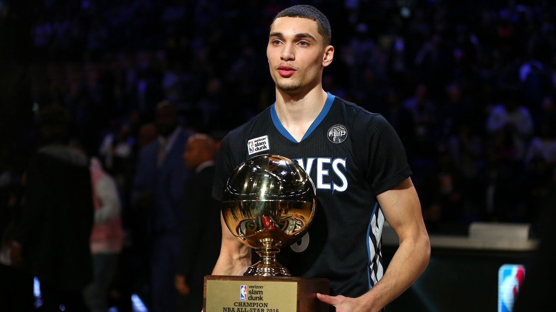 多维度的接管，从富安健洋的F1首秀到委内瑞拉的地缘博弈