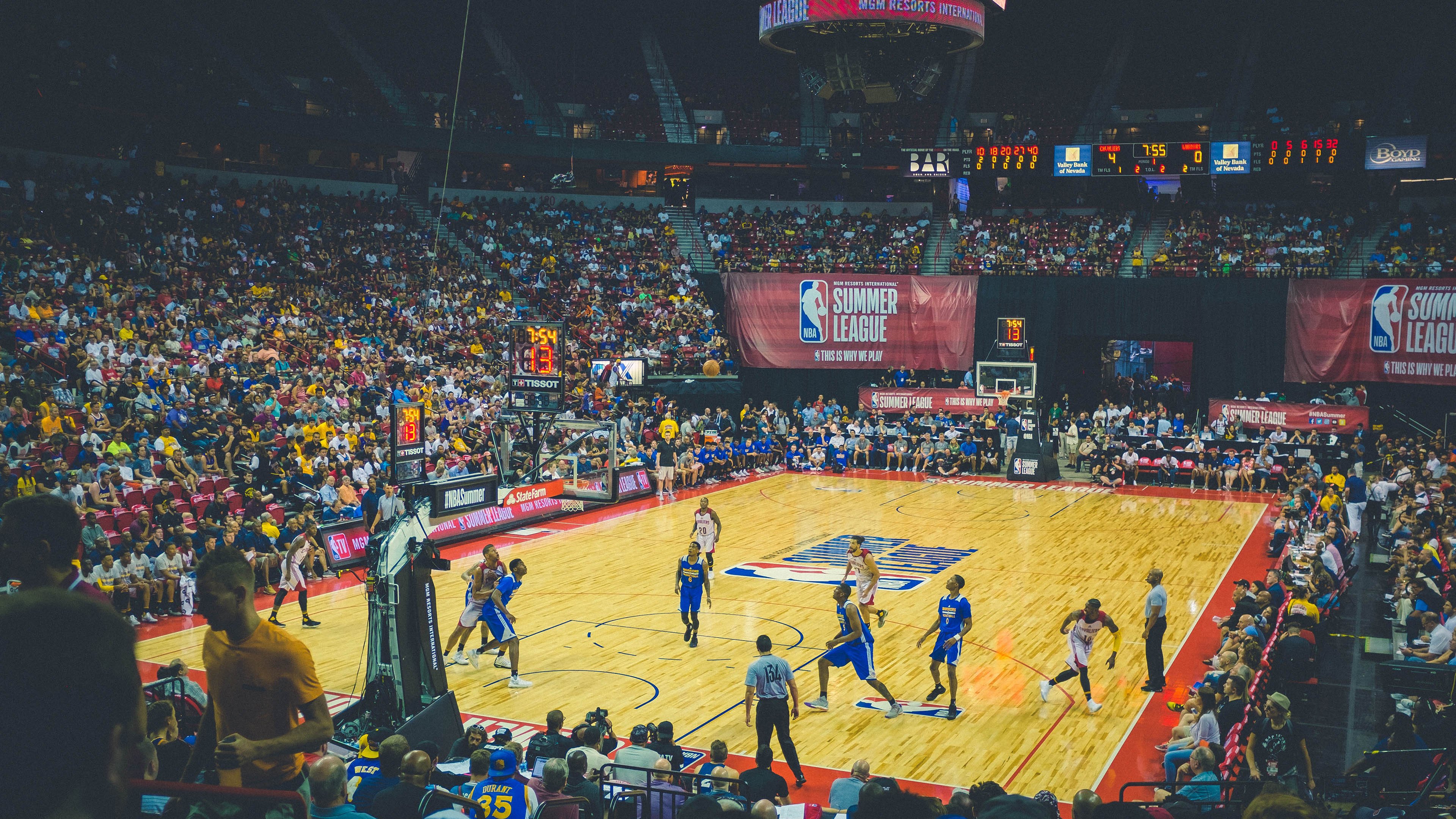 林高远独得两分闪耀釜山，英格兰队爆冷轻取韩国晋级四强